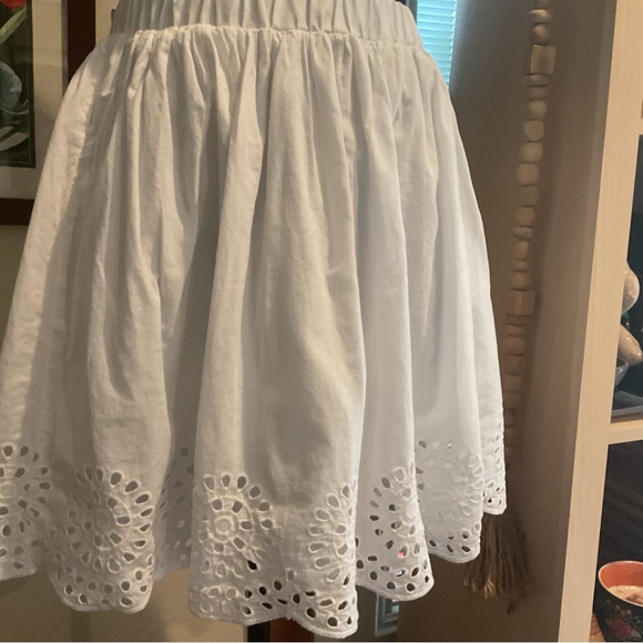 SUMMER CLEARANCE  $11. CAT & JACK WHITE EYELET MINI SKIRT. SIZE XL 14-16 - Picture 9 of 10